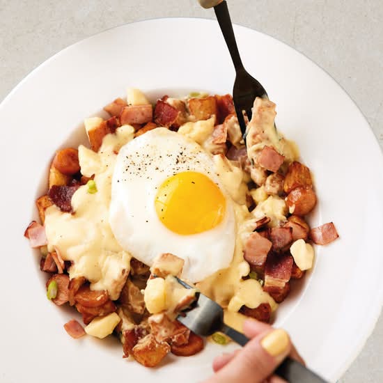 Breakfast Poutine / Poutine déjeuner signature