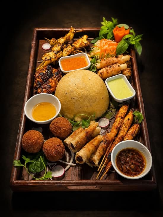 Aura Platter | Khay dac biet Aura