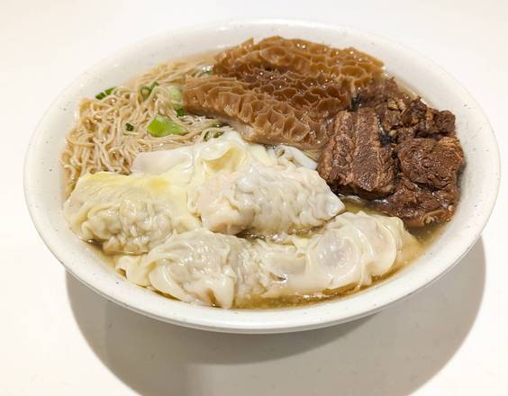 178. Assorted Beef and Shrimp Meat Dumpling with Noodle in Soup 柱侯牛雜水餃麺