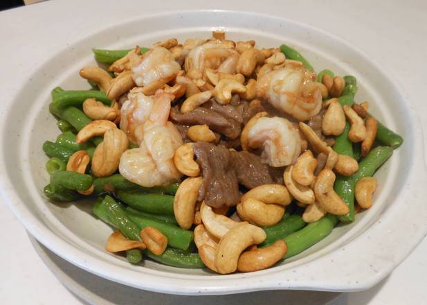 Prawns and Beef Stir-fried with Cashew Nuts and Green Beans  腰果蝦球牛肉炒四季豆