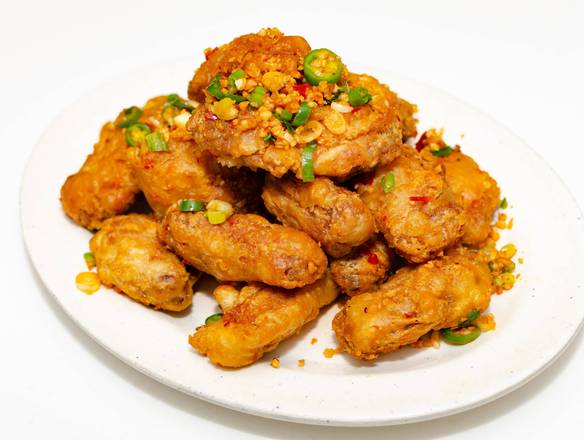 27A. Deep-Fried Chicken Wingette tossed with Spicy Rock Salt & Serrano Pepper 椒鹽雞中翅