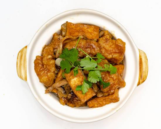 55. Braised Fish Slices with Bean Curd and Pork Juliennes 豆腐炆魚柳煲