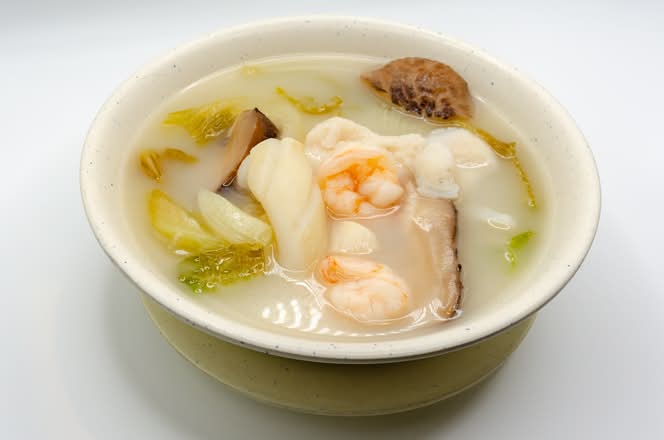12. Medley of Seafood and Bean Curd Served in Supreme Broth 海鮮豆腐湯