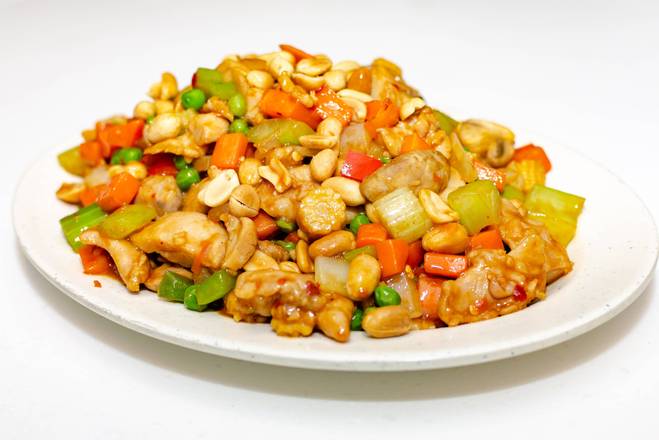 24. Sauteed Diced Chicken, Peppers, and Peanuts in Spicy Bean Sauce 宫保炒雞丁