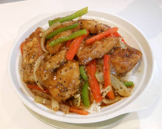 153. Deep-fried Pork Chop with Black Pepper Sauce on Rice 黑椒猪排飯