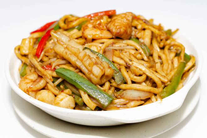 Fried Wide Shanghai Noodle (Udon) with Mixed Seafood in XO Chili Sauce   XO 醬海鮮上海粗炒