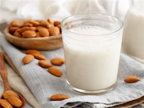 HK Style Almond Milk