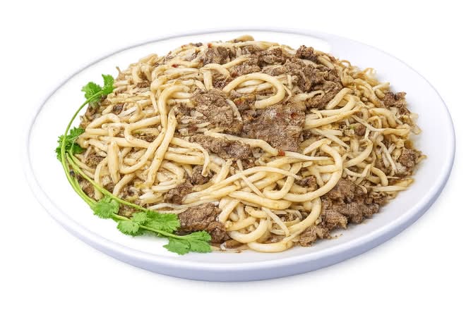 S3. Stir Fried Udon Noodle with Beef and Beansprouts