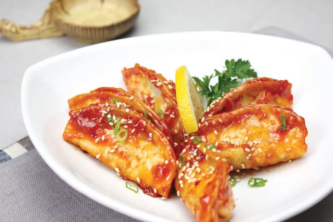 Deep fried SPICY PORK Gyoza (6pcs)