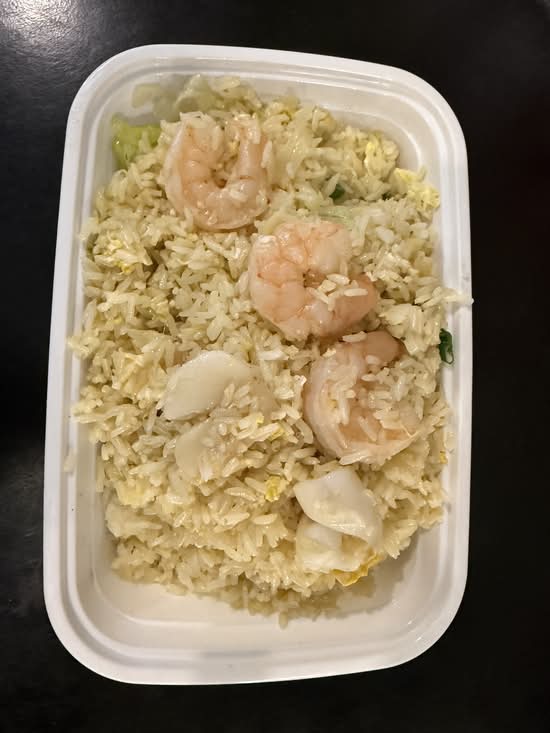 Seafood fried rice in Chinese style