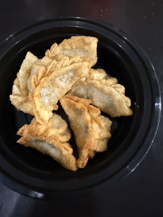 Pan Fried Chicken Dumplings (6 pcs)