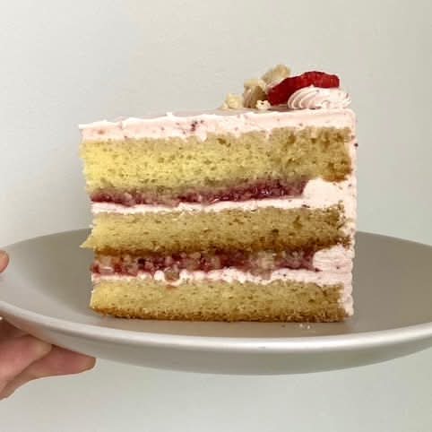 Cake Slice - Strawberry Crumble