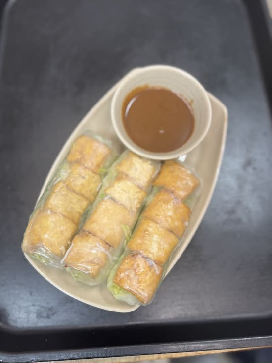 4.      Fried Tofu Salad Roll (3 pcs)