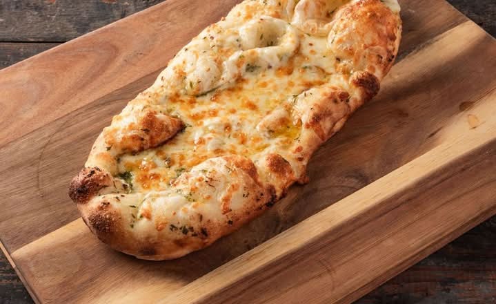 FOCACCIA À L'AIL GRATINÉ