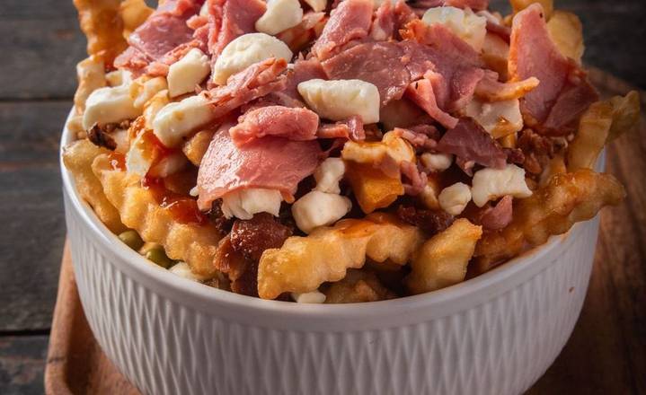 POUTINE VIANDE FUMÉE JUMBO