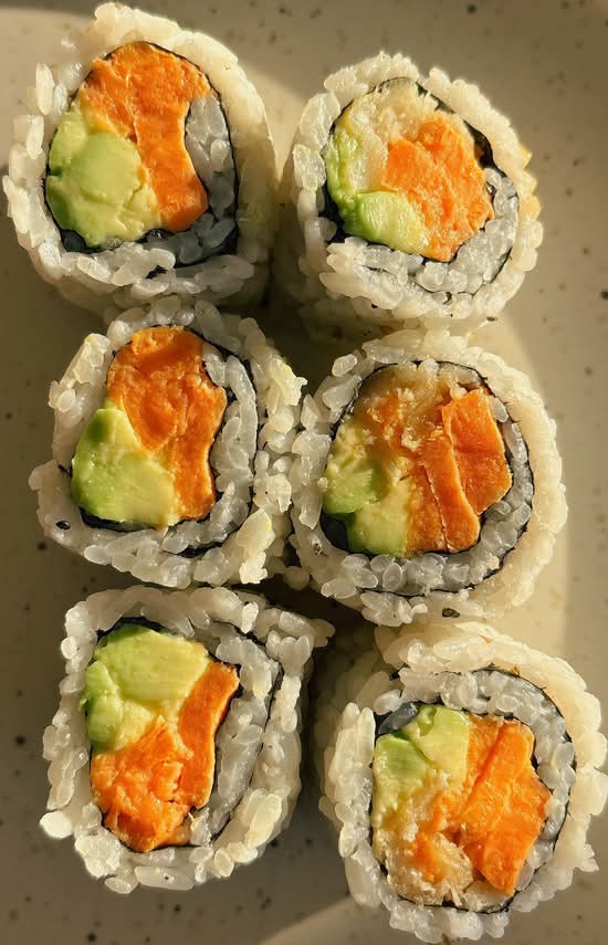 Avocado Yam Roll (6 pcs)