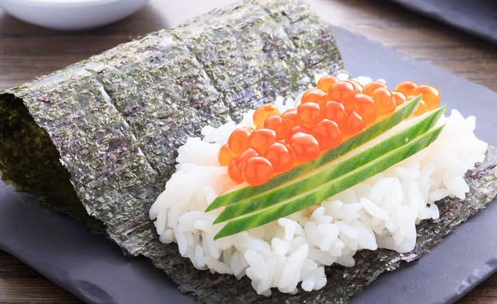Ikura Temaki