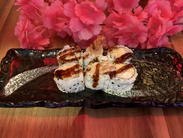 B10. Tempura Shrimp Roll (8 pcs )