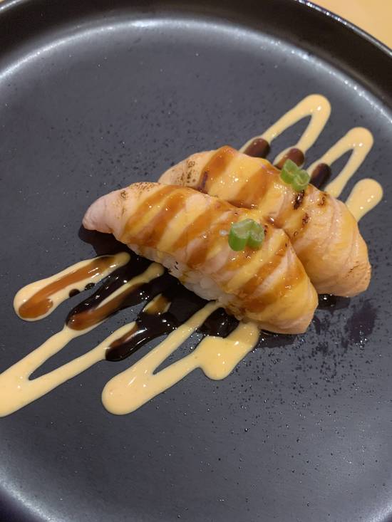 Torched Salmon Sushi (3Pcs)