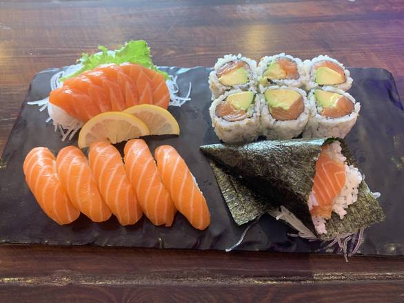 D4. Deluxe Salmon Lover