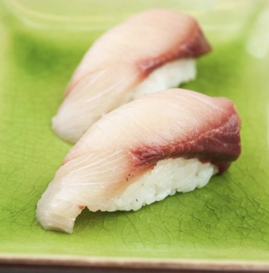 Yellow Tail / Hamachi Nigiri Sushi (2 Pieces)