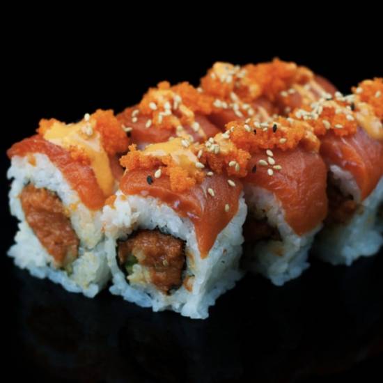Red Dragon Roll (8 Pieces)