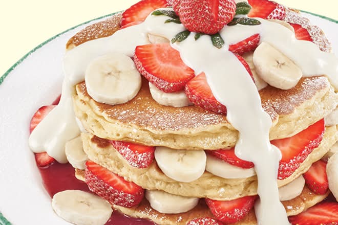 Pancakes fraises-bananes / Strawberry-banana pancakes