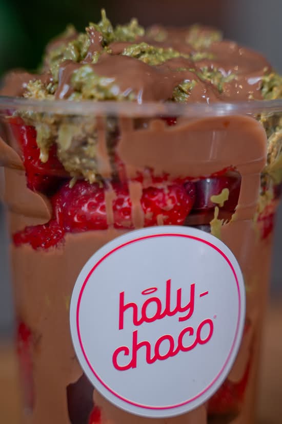 Viral Dubai Strawberry Cup