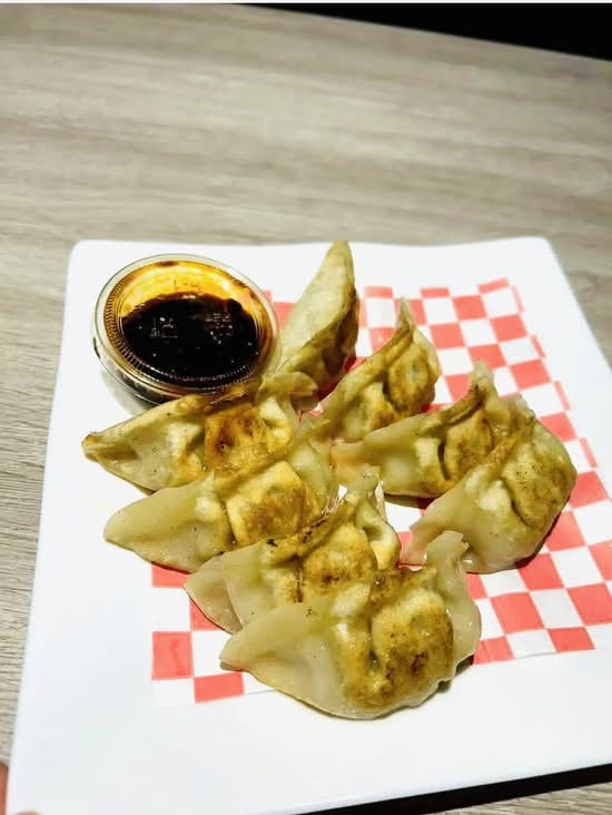 539 Chicken Pot Sticker(8pc)