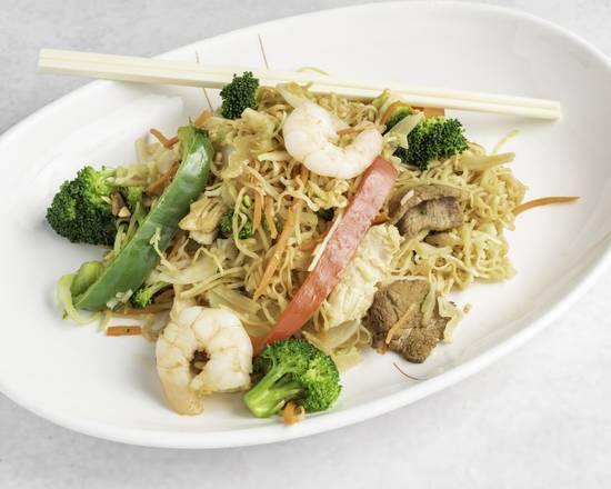 S116B. House Special Stir Fried Egg Noodle