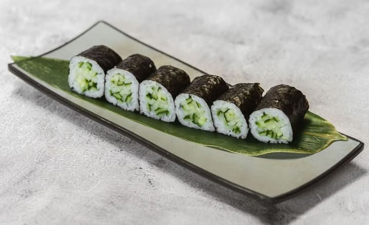 V08 Cucumber Roll (6pcs)