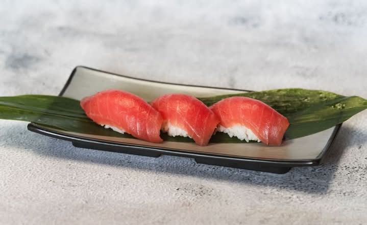 SU3 Red Tuna Sushi (3pcs)