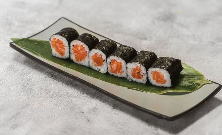M01 Salmon Roll (6pcs)