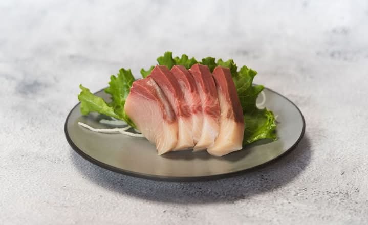 SA16 Hamachi Sashimi (5pcs)