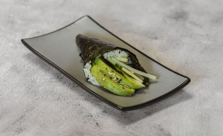 H16 Avocado & Cucumber Handroll (1pc)