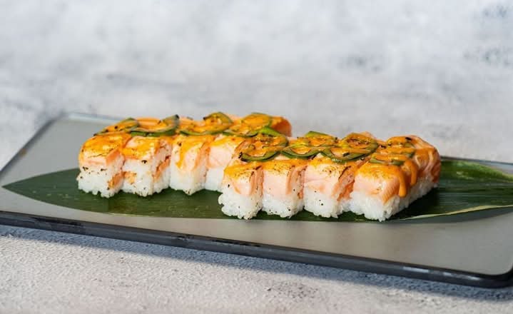 OS1 Salmon Pressed Sushi (8)