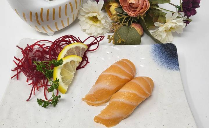Salmon Sushi 2pcs