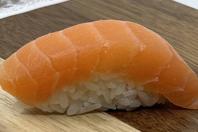 Salmon Nigiri Sushi (1 pc)