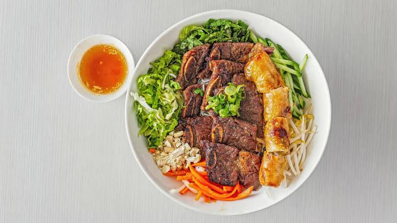R3. Grilled Lemongrass Short Rib with Egg (Sườn Bò Nướng )