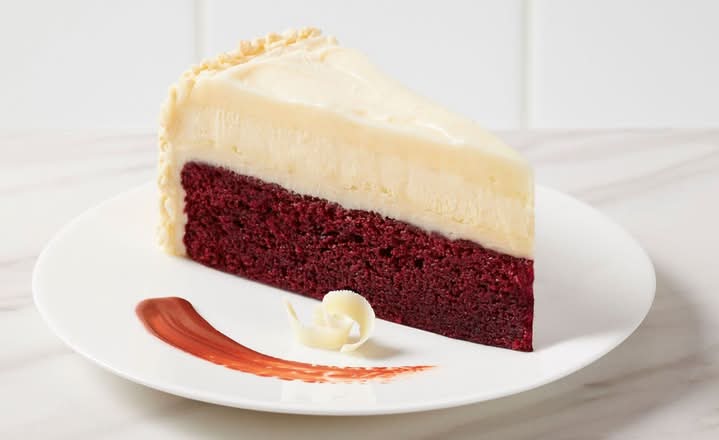 RED VELVET CHEESECAKE
