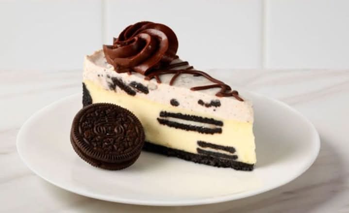 OREO COOKIES AND CREAM CHEESECAKE
