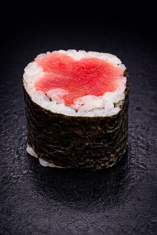 Tuna Roll (6 pcs)
