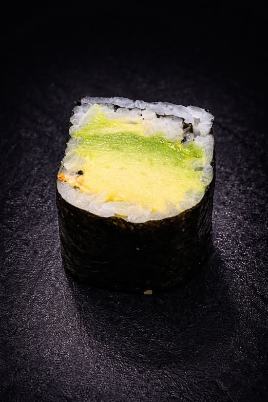 Avocado Roll (6 pcs)