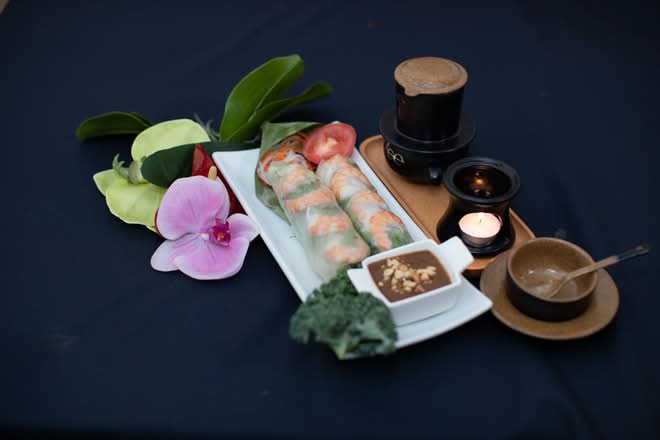A2. Salad Rolls (Gõi Cuớn)