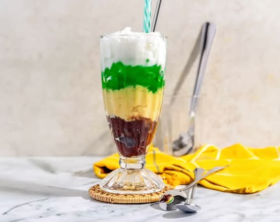 D8. Three Color Dessert (Chè Ba Màu)