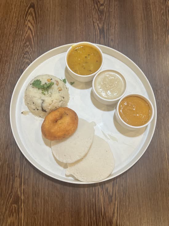 Idly, Vada, & Upma