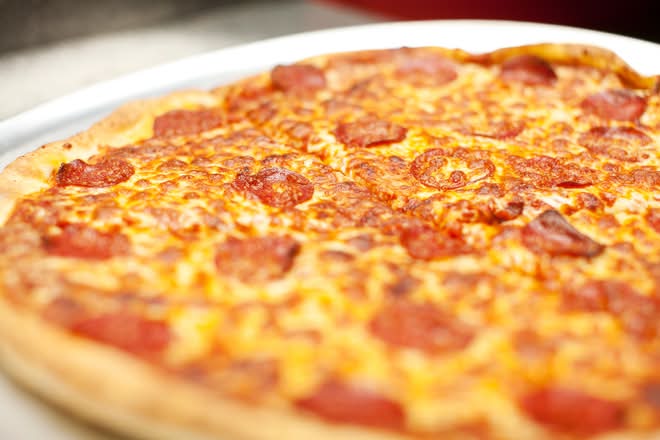 12" Medium Pizza (8 Slices)