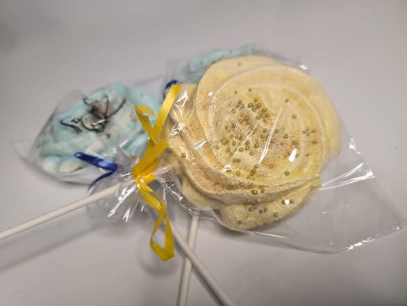 Meringue on a Stick (MOAS)