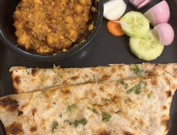 Amritsari Kulcha  Channa
