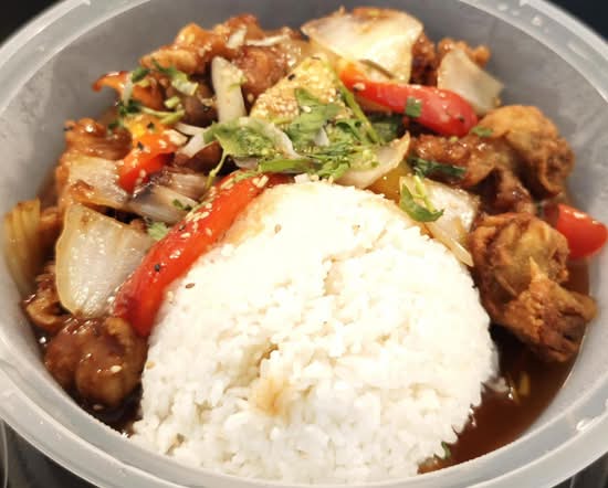 BOGO - Riz au Poulet Sauté à la Citronnelle / Stir-Fried Lemongrass Chicken with Rice / Cơm Gà Xào Xả